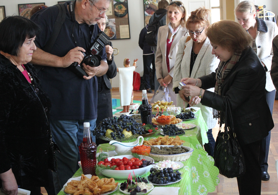 Открытие фотовыставки Елены Лагоды "Крымская кухня"