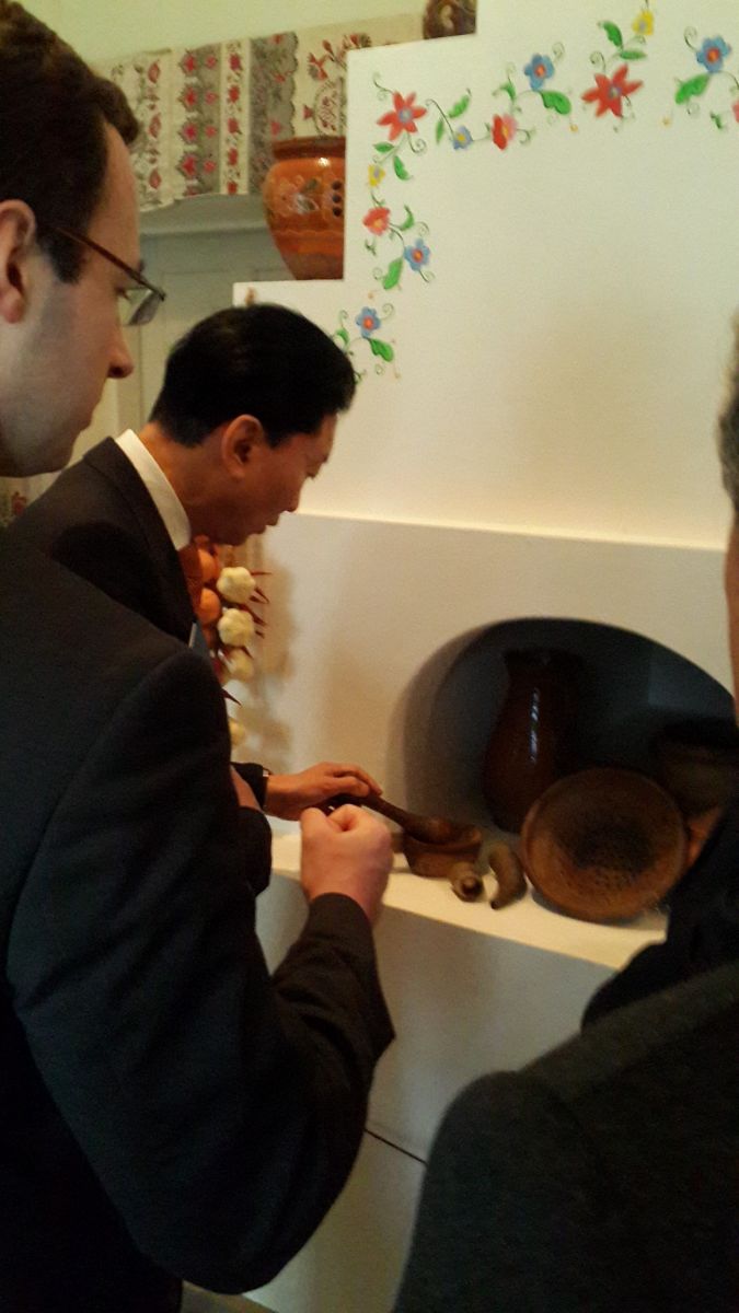 Крымский этнограический музей посетил экс-премьер-министр Японии